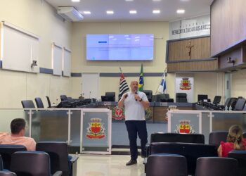 Servidores da Câmara Municipal participam de treinamento sobre planejamento de comunicação