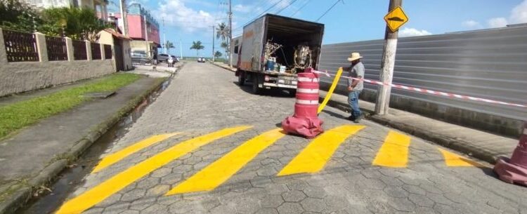 Bairros da região central de Caraguatatuba recebem revitalização do sinais de trânsito