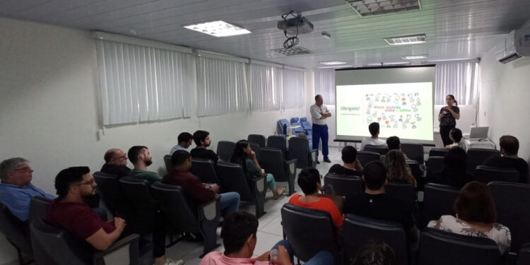 Médicos das Unidades Básicas de Saúde participam de palestra com Infectologista da UAMI