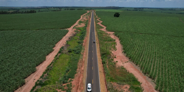 DER entrega mais 223,1 quilômetros de obras viárias em novembro
