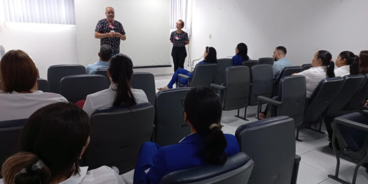 Colaboradores da UPA Centro participam de palestra sobre  Prevenção e Combate a ISTs