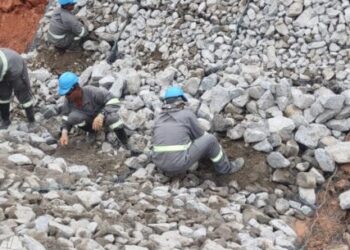 Obras na Rua Alta Tensão vão melhorar drenagem no Perequê-Mirim