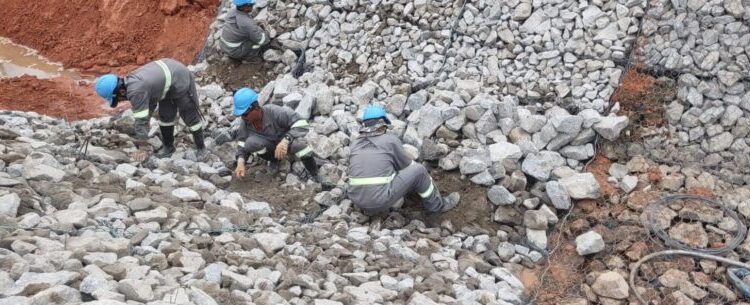 Obras na Rua Alta Tensão vão melhorar drenagem no Perequê-Mirim