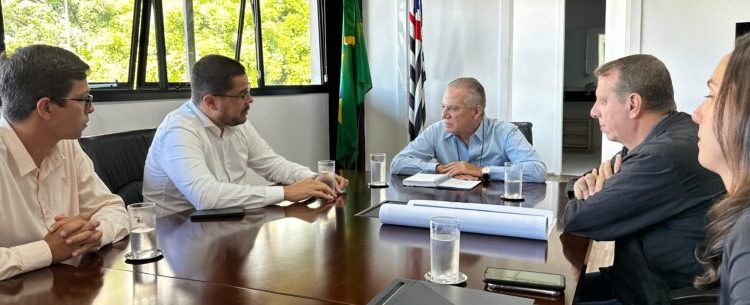 Prefeito apresenta ao Governo do Estado áreas de expansão e projetos de desenvolvimento econômico em Caraguatatuba