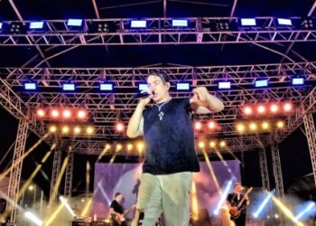 DJ Chris no Beat e Di Ferrero agitaram público no final de semana do Caraguá Tá Show