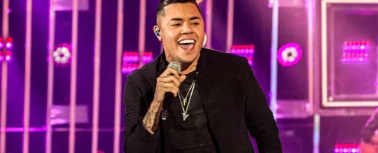 Felipe Araújo é atração do final de semana do Caraguá Tá Show