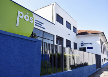 Pesquisa aponta pós-graduação como alternativa para conquistar melhores salários, ampliar os conhecimentos e fazer transição de carreira  