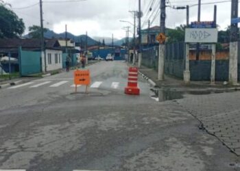 Prefeitura altera itinerário de ônibus e trânsito no Morro do Algodão por conta de alagamentos e interdita subida do Morro Santo Antônio