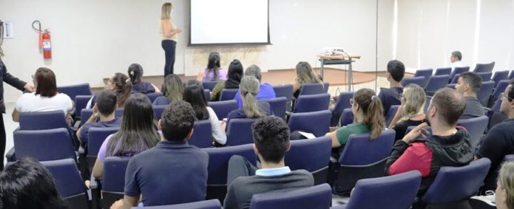 Janeiro Roxo: Prefeitura capacita médicos e enfermeiros para ampliar busca ativa de casos de hanseníase