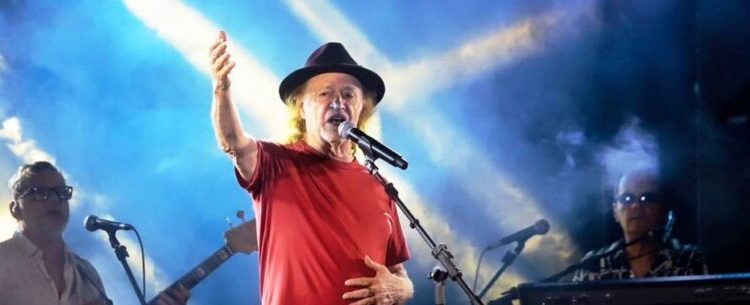 Cantor Alceu Valença abre final de semana do Caraguá Tá Show