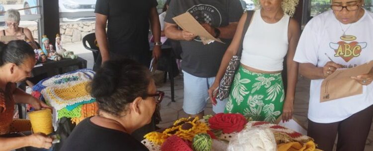 Candidatos de vagas remanescentes da Feira Municipal de Artes e Artesanato passam por teste prático