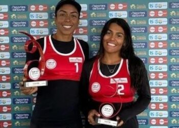 Dupla de Caraguatatuba conquista título no Top Paulista feminino de vôlei de praia