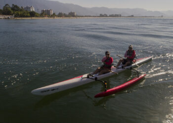 Tradição, paixão e acessibilidade inspiram atletas da canoagem em Bertioga