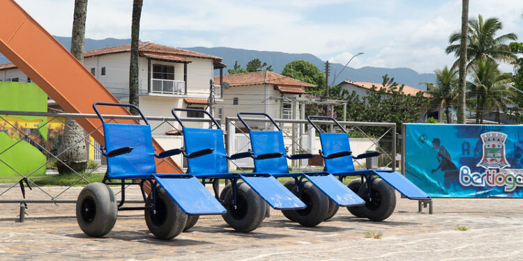 Bertioga disponibiliza cadeiras anfíbias gratuitas em programação de verão