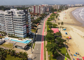 Virada de ano é marcada por tranquilidade e diversão em Bertioga