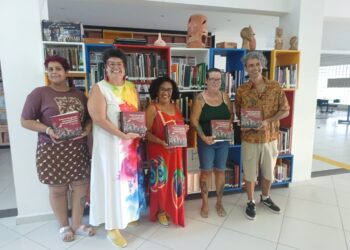   Atores e grupos de Caraguatatuba integram livro sobre produção teatral paulista   