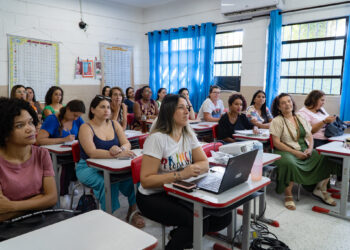 Professores da rede municipal de Bertioga passam por formação para a volta às aulas