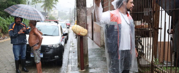 Caraguatatuba recebe visita de técnicos da Defesa Civil do Estado para vistorias em áreas de risco