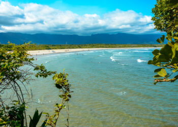 Todas as praias de Bertioga são limpas e aprovadas para banho de mar