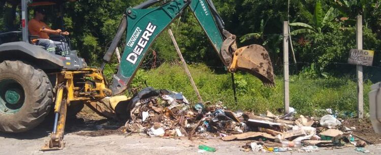 Prefeitura de Caraguatatuba realiza nivelamento de ruas no bairro Morada do Mar
