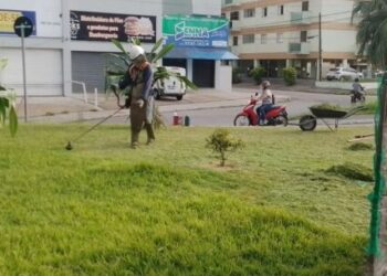 Bairros da região central recebem equipes de limpeza da Prefeitura de Caraguatatuba