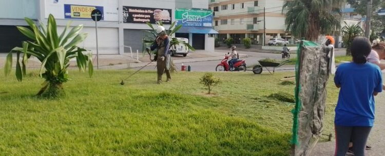 Bairros da região central recebem equipes de limpeza da Prefeitura de Caraguatatuba