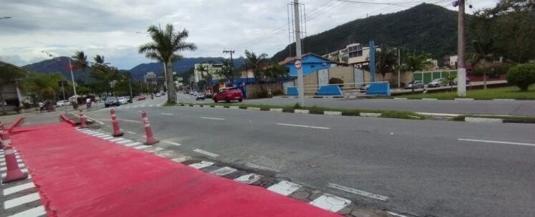 Prefeitura promove pintura de solo em trecho de ciclovia próximo ao Camaroeiro