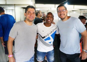 Tato Aguilar participa de jogo das estrelas do futebol em Caraguatatuba   