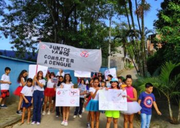 Escola do Jardim Califórnia conscientiza alunos e comunidade sobre prevenção da dengue