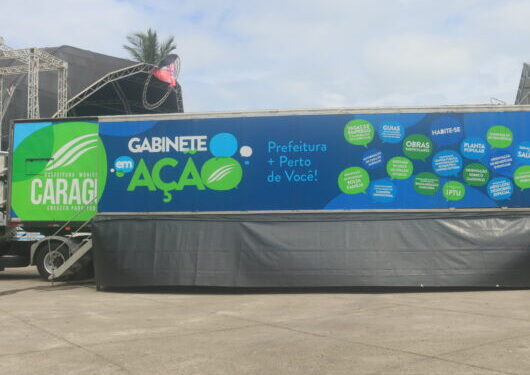 Carreta da Prefeitura de Caraguatatuba tira dúvidas sobre IPTU na Praça da Cultura até sexta-feira