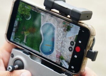 Prefeitura de Caraguatatuba traça estratégias de fiscalização e uso de drones contra dengue em imóveis fechados
