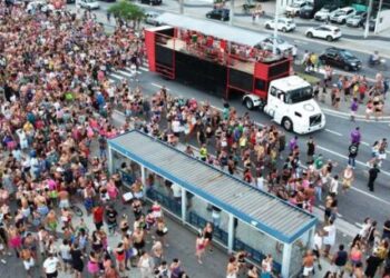 Carnaval em Caraguatatuba supera expectativas e reúne mais de 400 mil pessoas