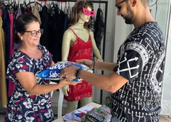 Abadás da Solidariedade esgotam, mas foliões podem participar sem camisetas do bloco