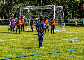 Bertioga abre inscrições para escolinha de futebol society em cinco categorias