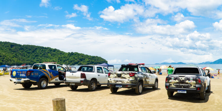 Equipes do DOA realizam apreensões em fiscalização nas praias no carnaval