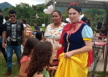 Realeza do Asfalto Motoclube, Padrinhos da Alegria Caraguatatuba e União Cosplayer do Litoral animam as matinês da Fundacc