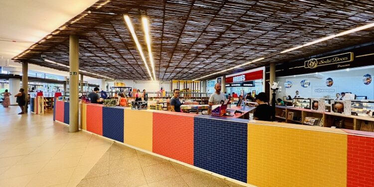 Feira do Livro Letrinha volta ao Serramar Shopping com centenas de títulos a preços populares