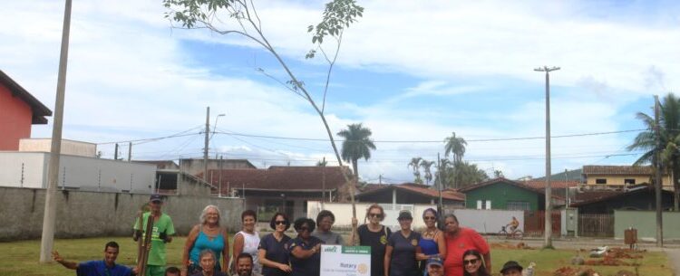Rotary Club de Caraguatatuba, unidade Poiares, adota Praça no Massaguaçu