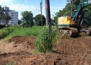 Região Norte recebe força tarefa de limpeza e desassoreamento de valas de drenagem