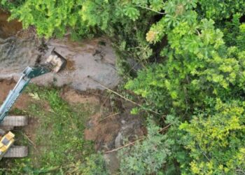 Prefeitura inicia desobstrução do Rio Capricórnio em caráter de urgência