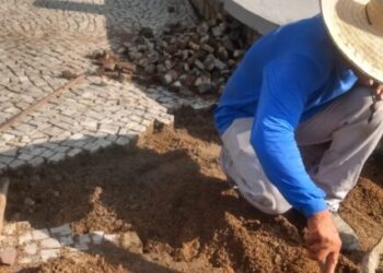 Região central de Caraguatatuba recebe serviços de reparos
