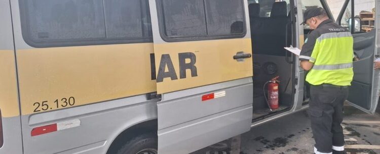 Caraguatatuba alerta sobre cuidados ao contratar serviço de transporte escolar