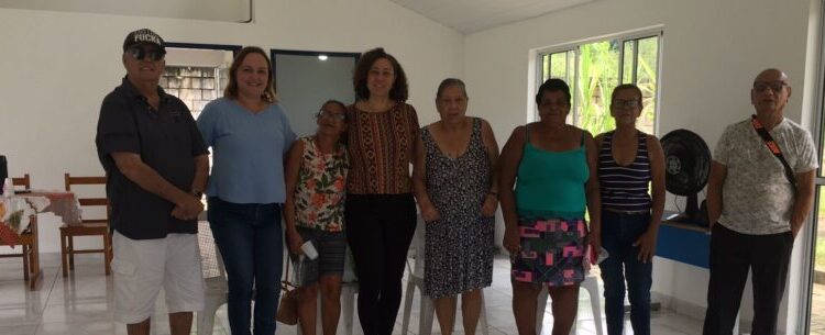 Prefeitura de Caraguatatuba realiza bate-papo sobre gestão de resíduos sólidos com moradores da Vila Dignidade