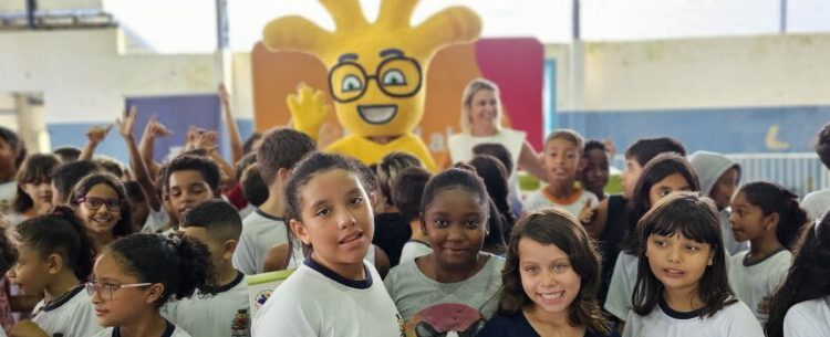 Prefeitura entrega materiais didáticos e lúdicos do Programa MenteInovadora nas escolas municipais