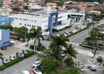 Alta demanda de casos suspeitos de dengue, Covid-19 e gripe provoca superlotação em UPAs de Caraguatatuba