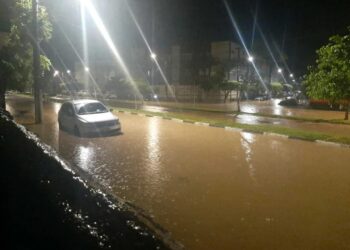 Chuva intensa afeta o abastecimento em Caraguatatuba