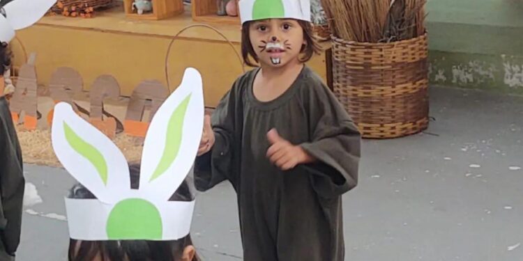 Instituto Educacional e Cultural Paideia promove ‘Cantata de Páscoa’ para pais e familiares dos alunos do Berçário e Infantil