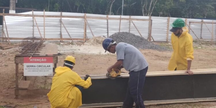 Obras da Casa da Cultura em Bertioga e implantação de nova praça avançam