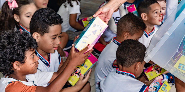 Prefeitura distribui cerca de 17 mil ovos de chocolate para alunos de Bertioga