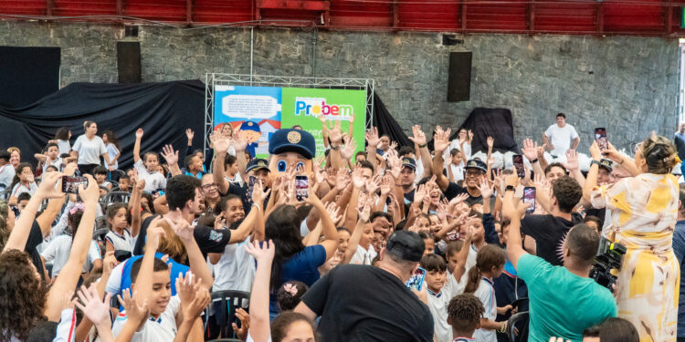 Lançamento Probem reúne quase mil alunos da rede municipal